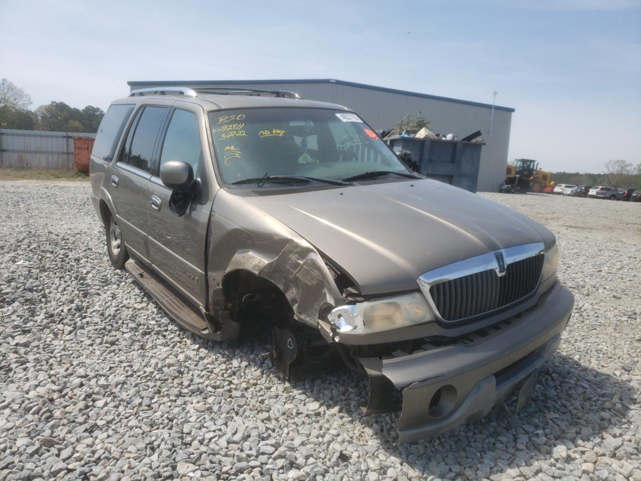 LINCOLN NAVIGATOR 2001 with VIN 5LMEU27R41LJ19284 - Photo from auction