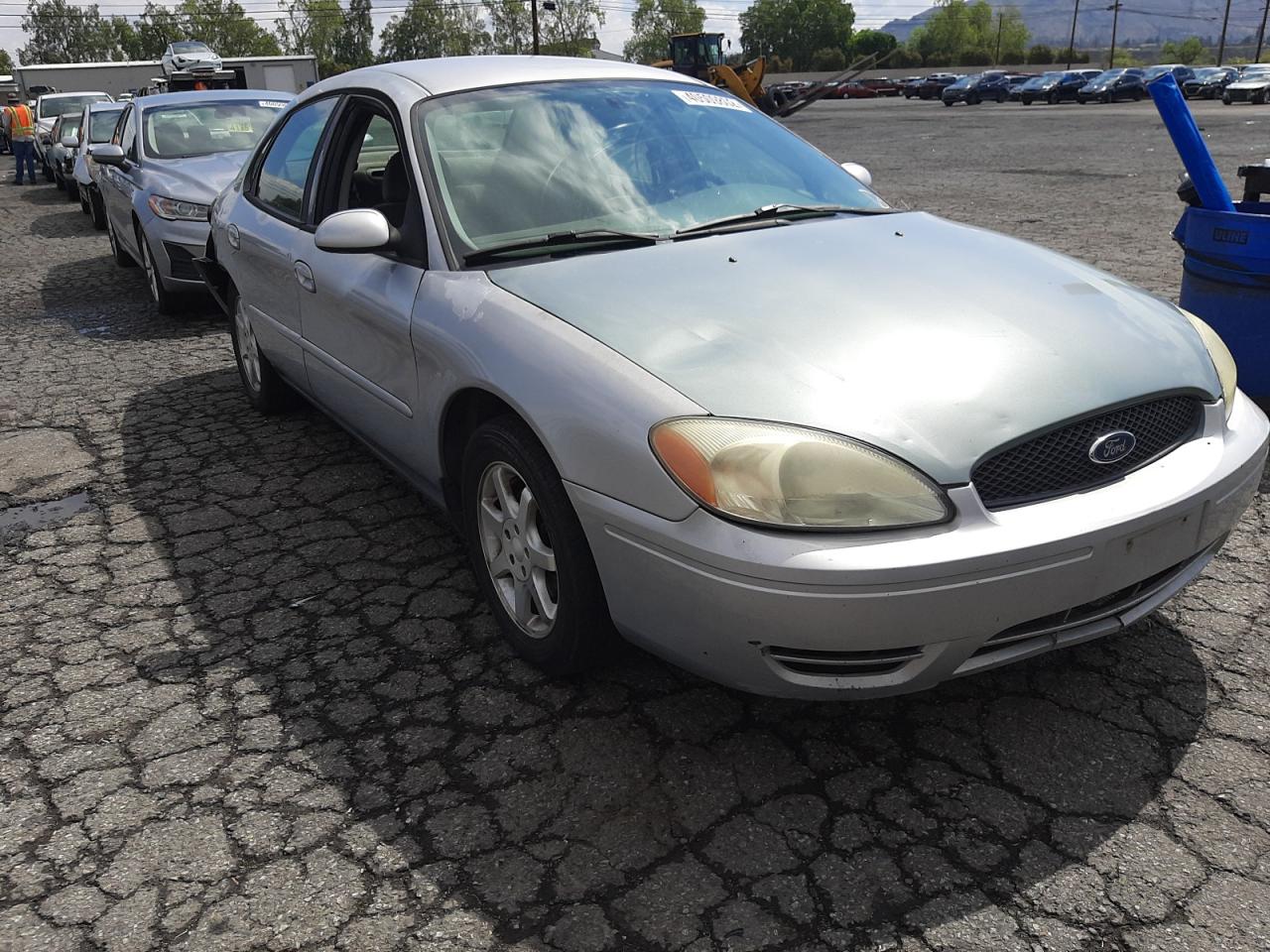 FORD TAURUS SEL 2005 with VIN 1FAFP56U05A294360 - Photo from auction