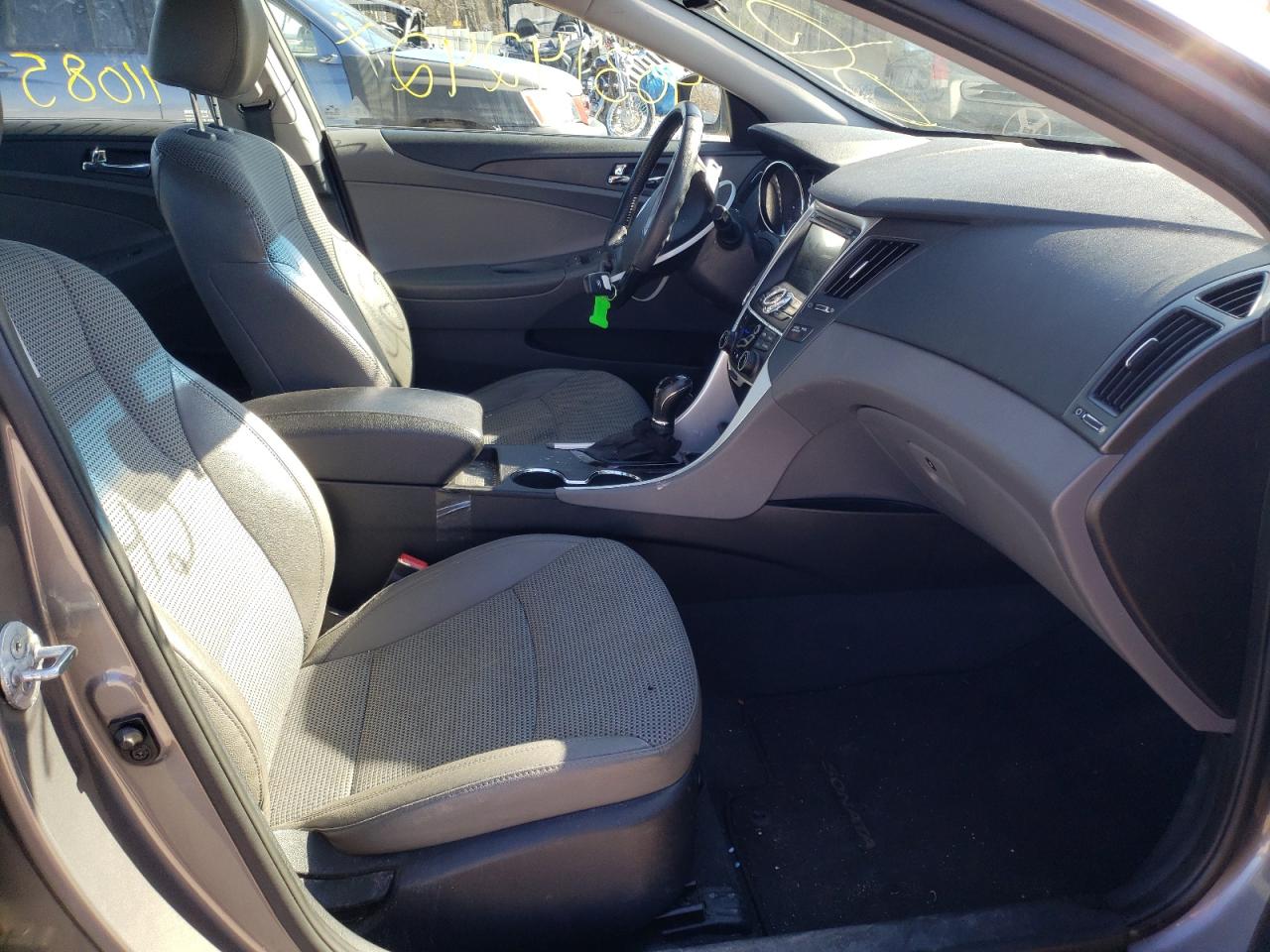 Photo 5 from auction – 2012 HYUNDAI SONATA SE with VIN 5NPEC4AB2CH414280