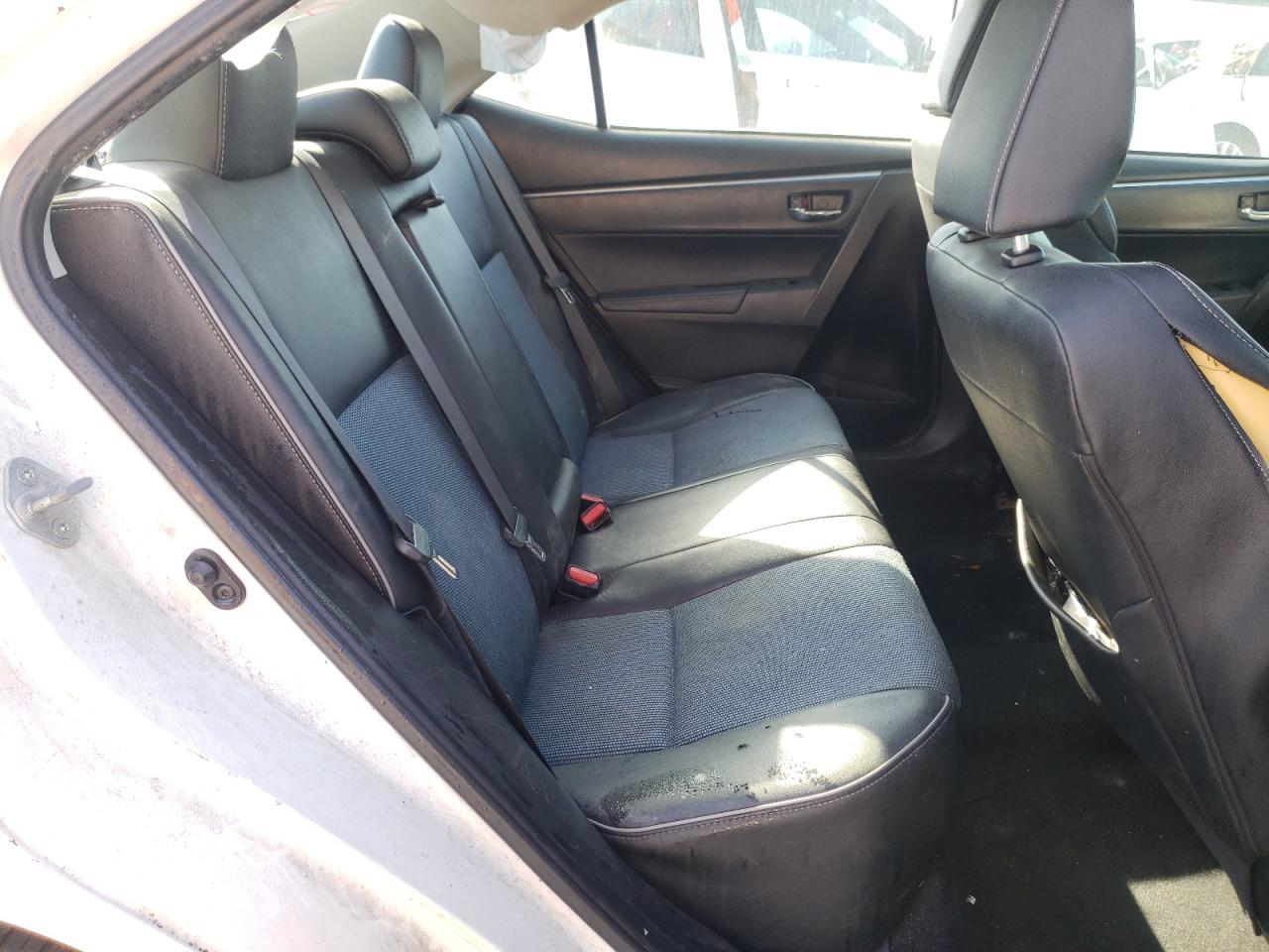 Photo 6 from auction – 2015 TOYOTA COROLLA L with VIN 5YFBURHE2FP258052