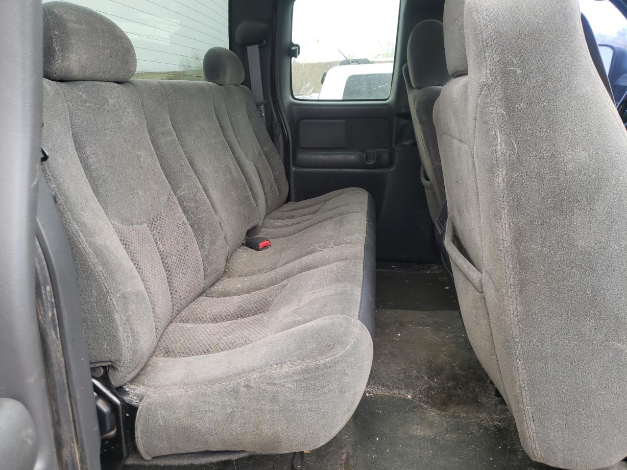 Photo 6 from auction – 2003 CHEVROLET SILVERADO with VIN 1GCHK29143E187075