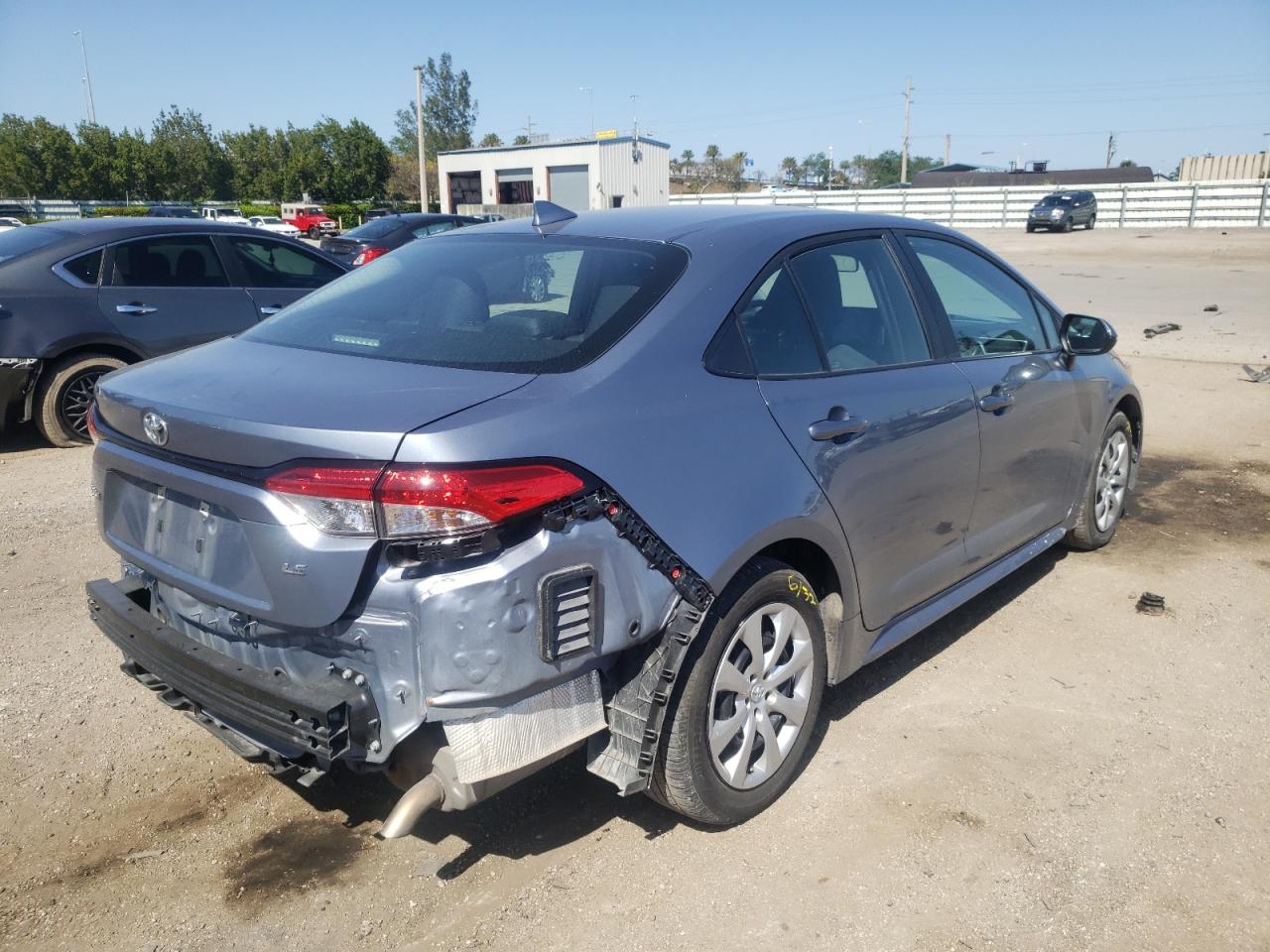 Photo 4 from auction – 2021 TOYOTA COROLLA LE with VIN 5YFEPMAE3MP235684