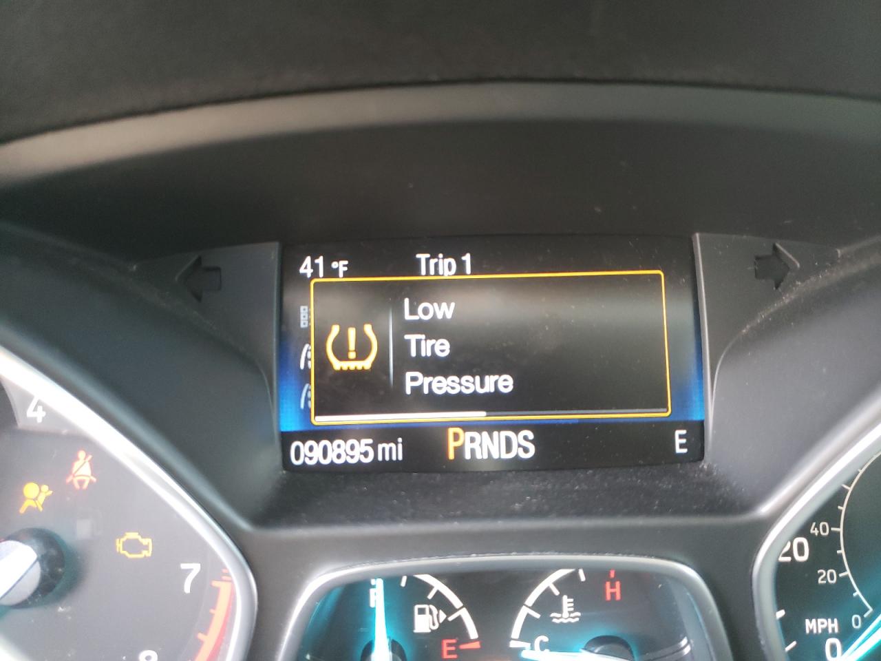 Photo 8 from auction – 2018 FORD ESCAPE SE with VIN 1FMCU0GD2JUB15487