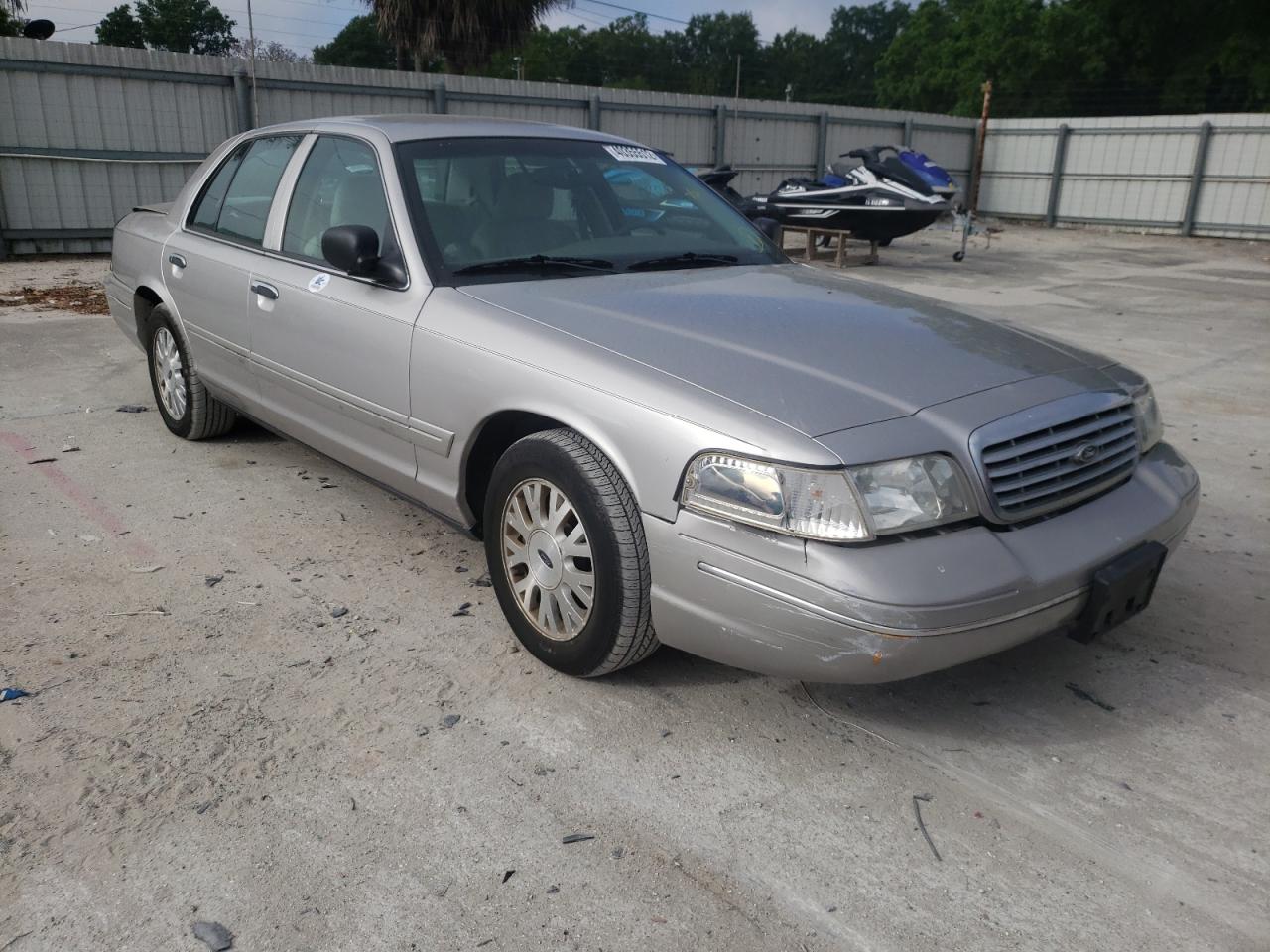 FORD CROWN VICT 2004 with VIN 2FAFP74W94X147668 - Photo from auction