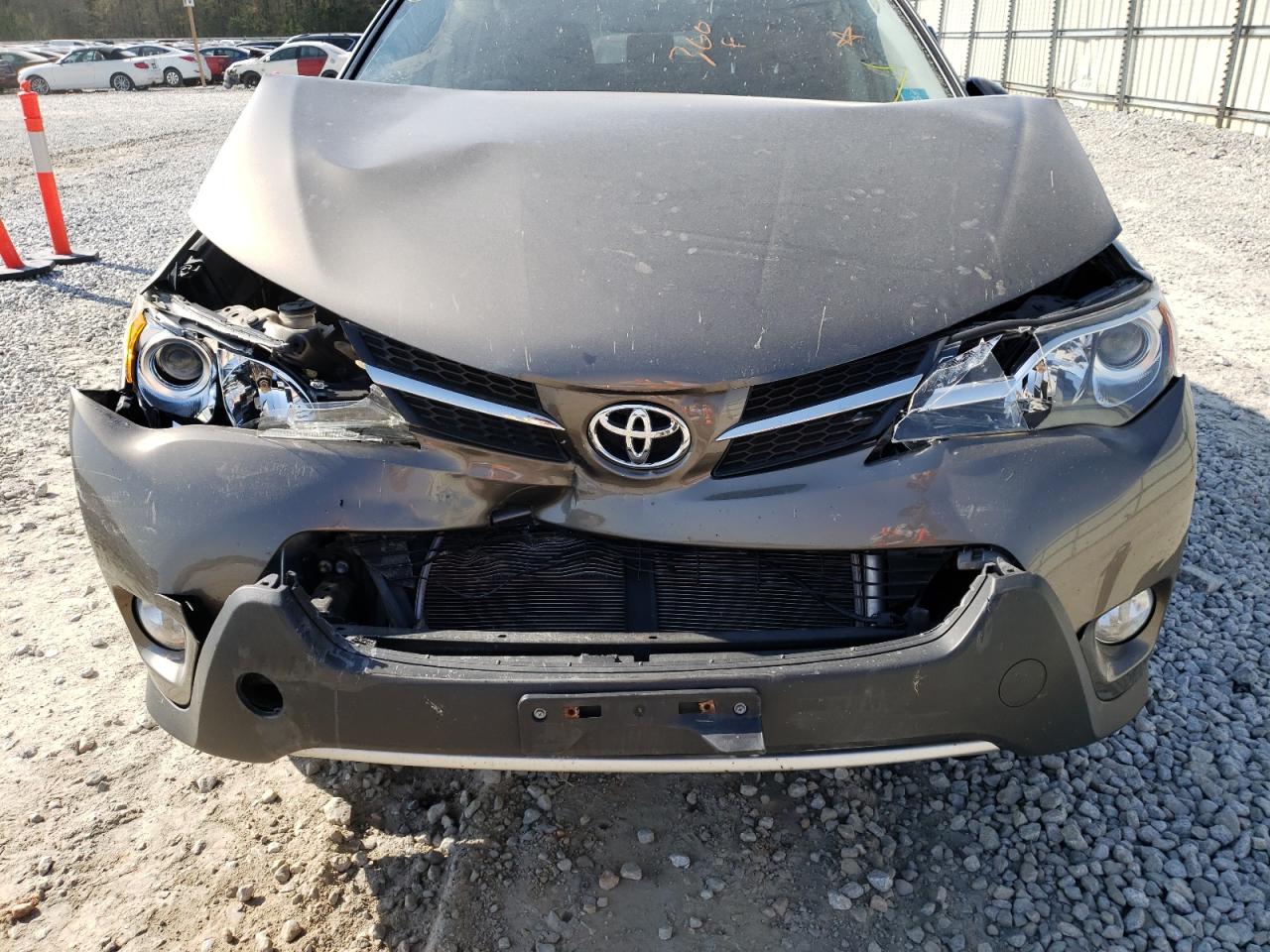 Photo 7 from auction – 2014 TOYOTA RAV4 XLE with VIN JTMRFREV0ED080186