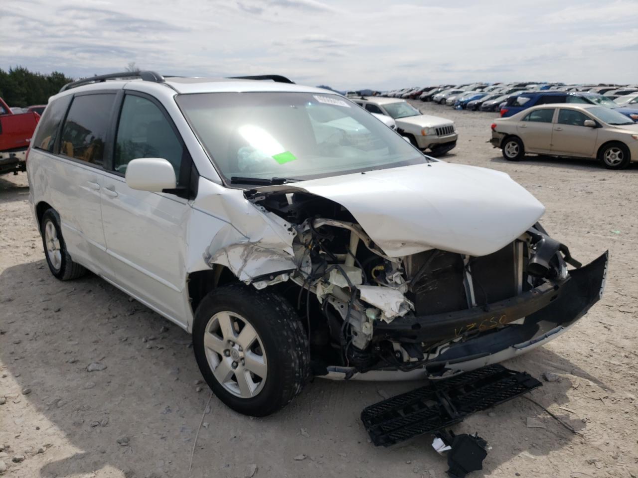 Photo 9 from auction – 2004 TOYOTA SIENNA XLE with VIN 5TDZA22C84S189331