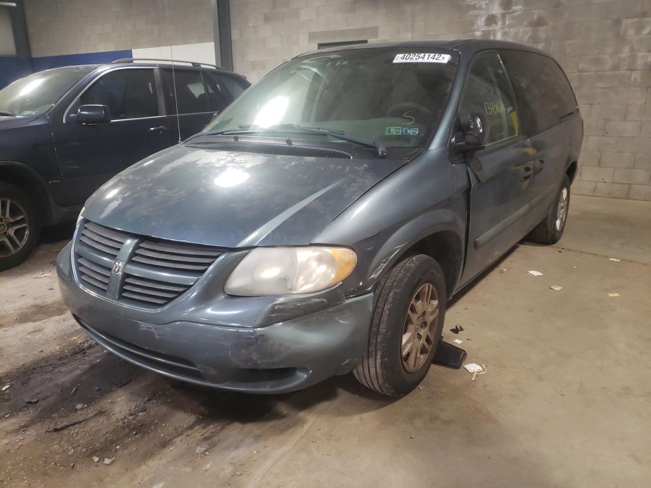 Photo 2 from auction – 2005 DODGE GRAND CARA with VIN 1D4GP24R05B429538