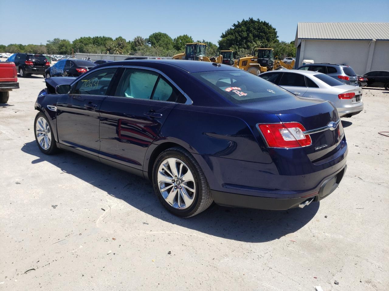 Photo 3 from auction – 2011 FORD TAURUS LIM with VIN 1FAHP2FW7BG188957