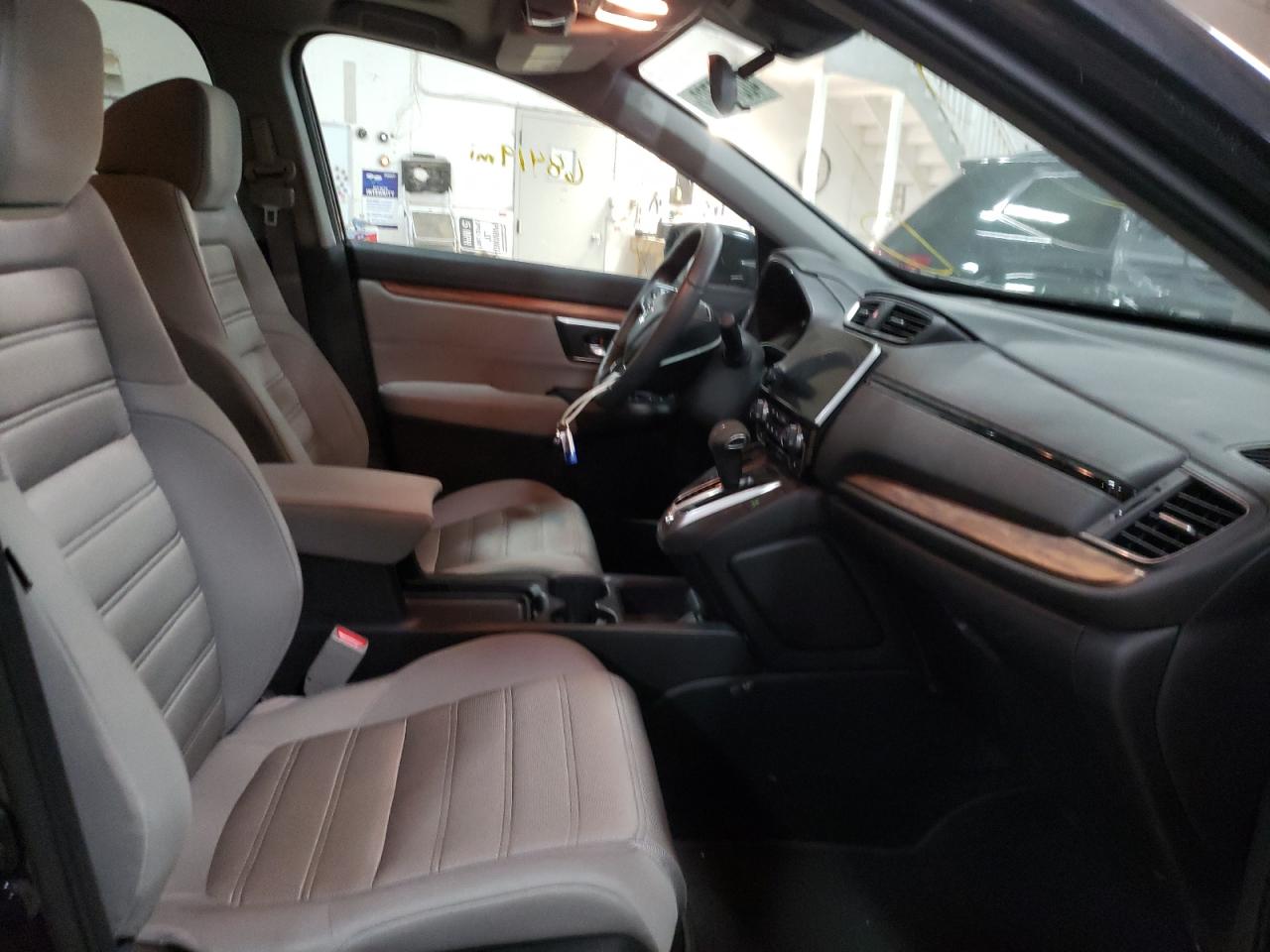 Photo 5 from auction – 2018 HONDA CR-V EX with VIN 7FARW2H53JE045491