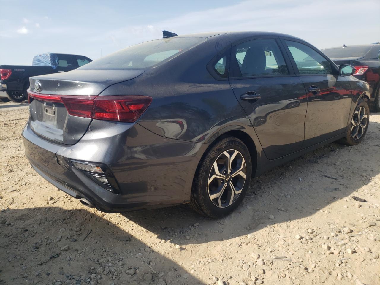 Photo 4 from auction – 2019 KIA FORTE FE with VIN 3KPF24AD4KE103669