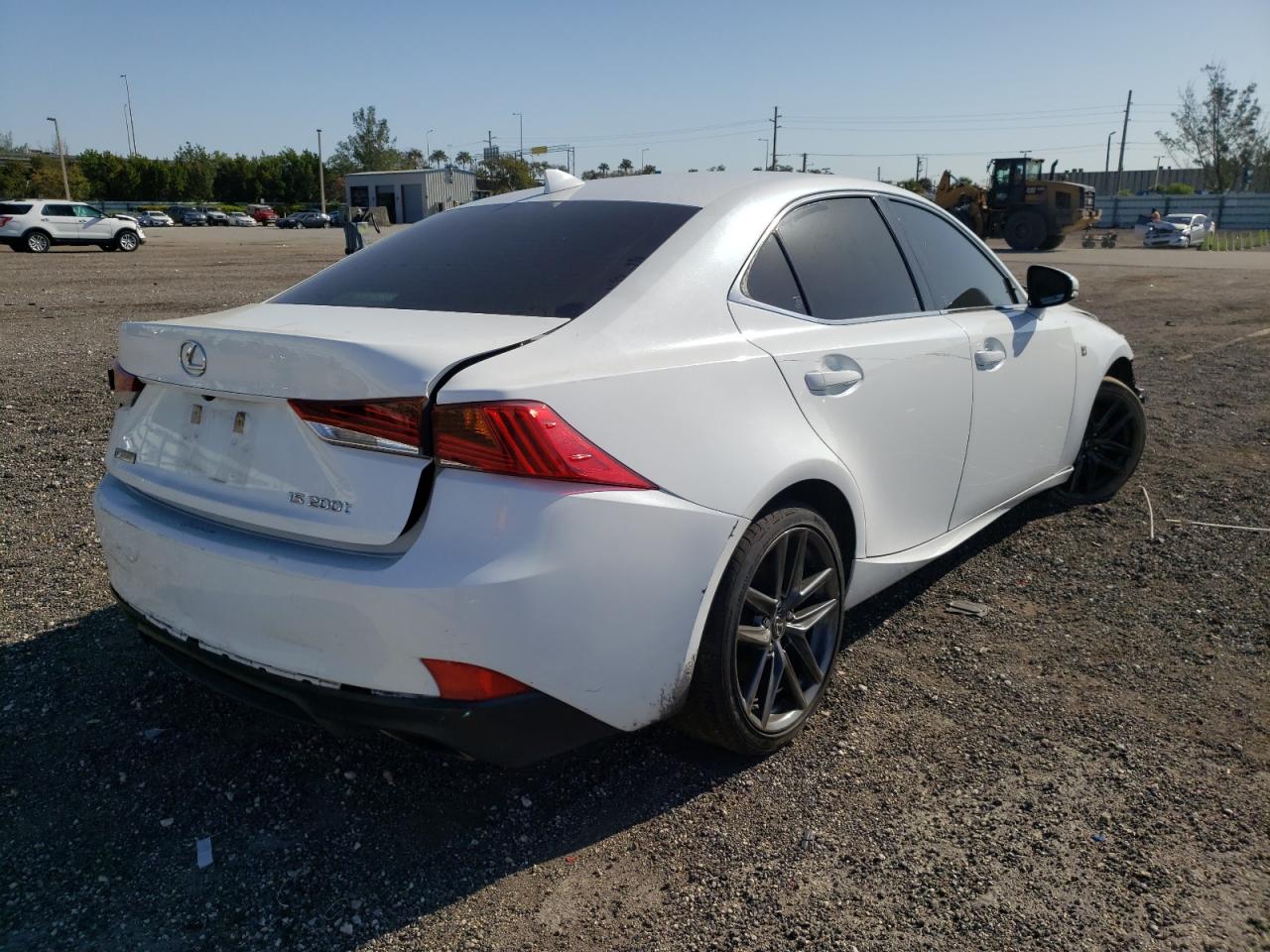 Photo 4 from auction – 2017 LEXUS IS 200T with VIN JTHBA1D20H5058548