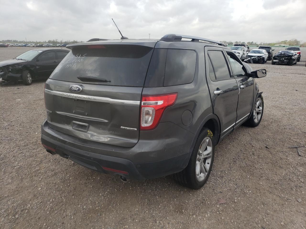 Photo 4 from auction – 2015 FORD EXPLORER L with VIN 1FM5K7F81FGB97648