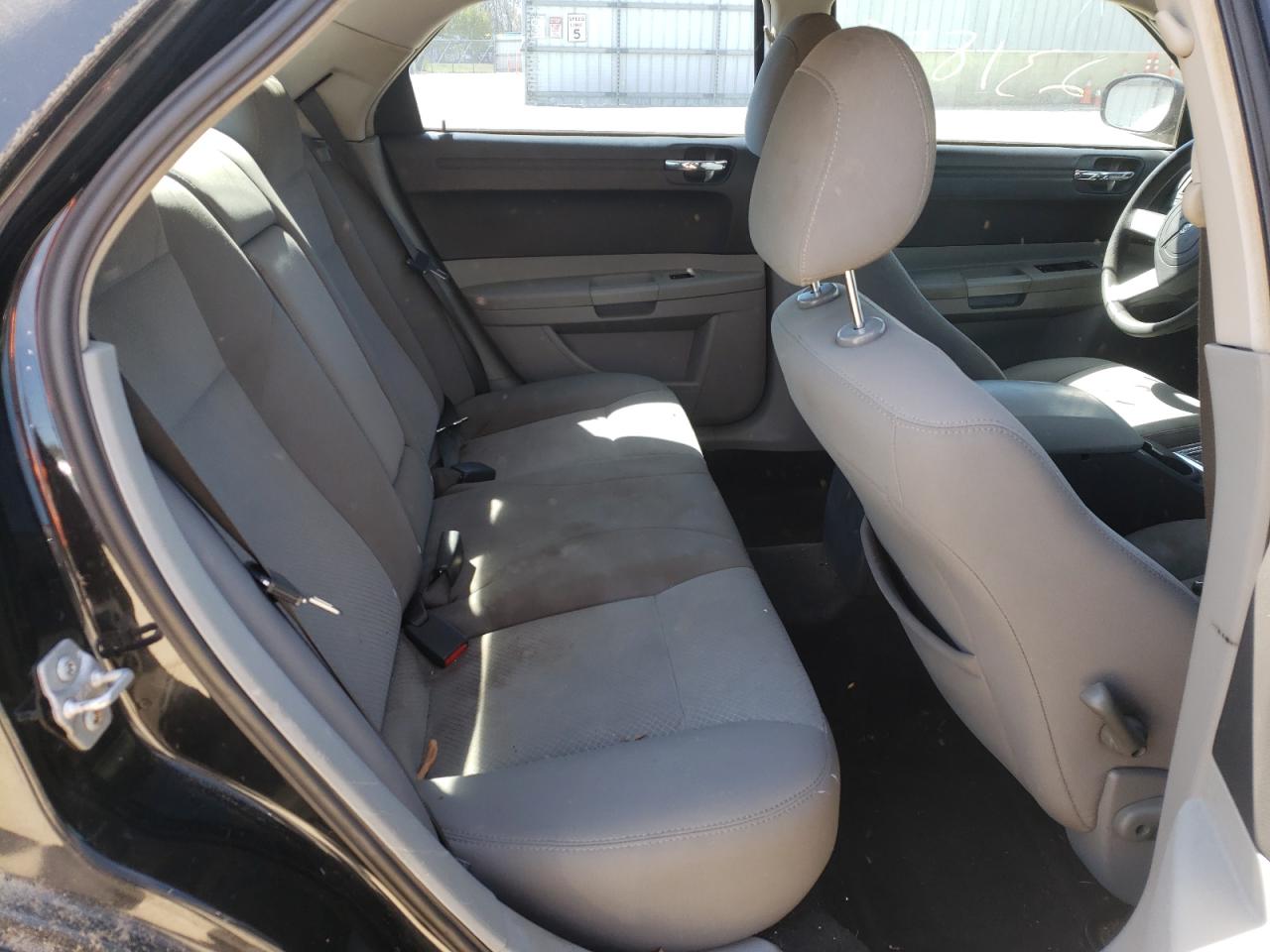 Photo 6 from auction – 2007 CHRYSLER 300 with VIN 2C3KA43R47H743715