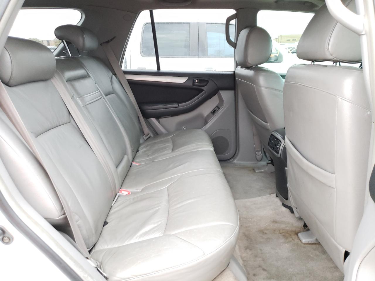 Photo 6 from auction – 2004 TOYOTA 4RUNNER SR with VIN JTEBU14R148019381