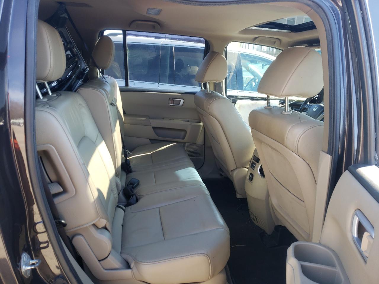 Photo 6 from auction – 2012 HONDA PILOT EXL with VIN 5FNYF4H50CB062383