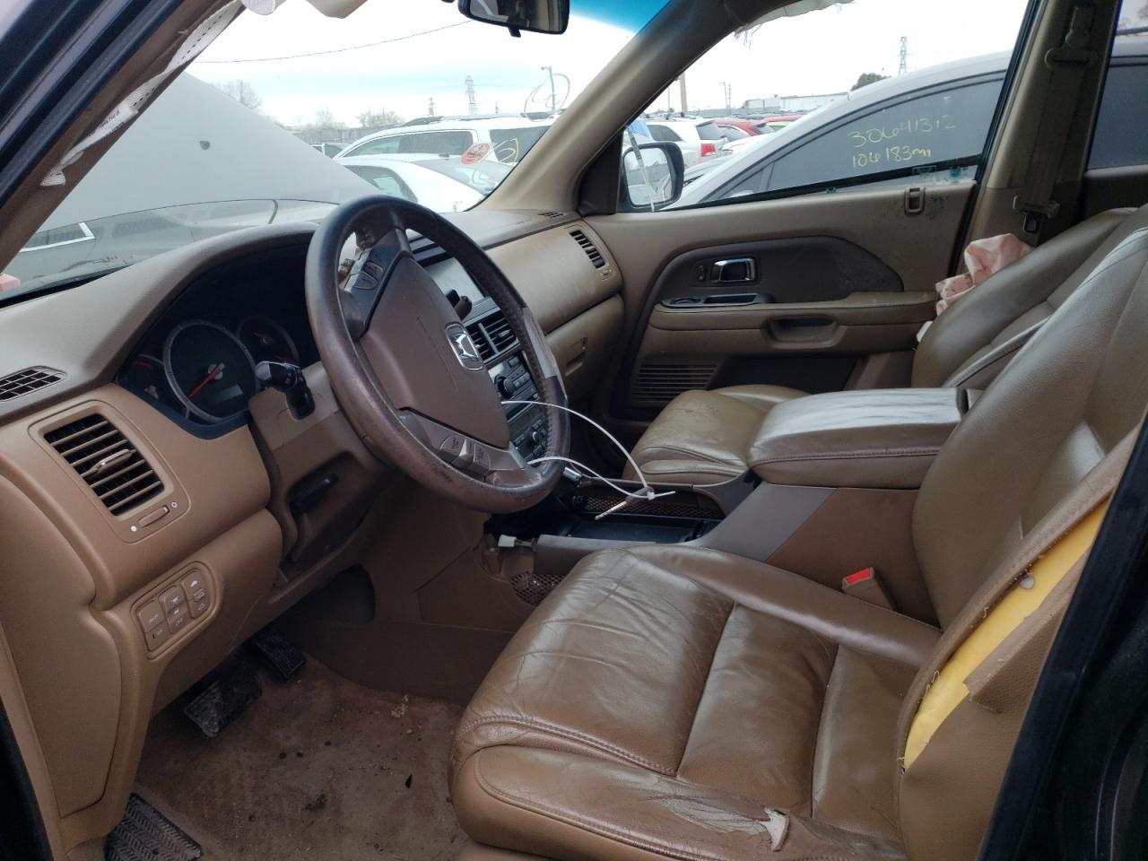 Photo 5 from auction – 2006 HONDA PILOT EX with VIN 5FNYF18746B010291