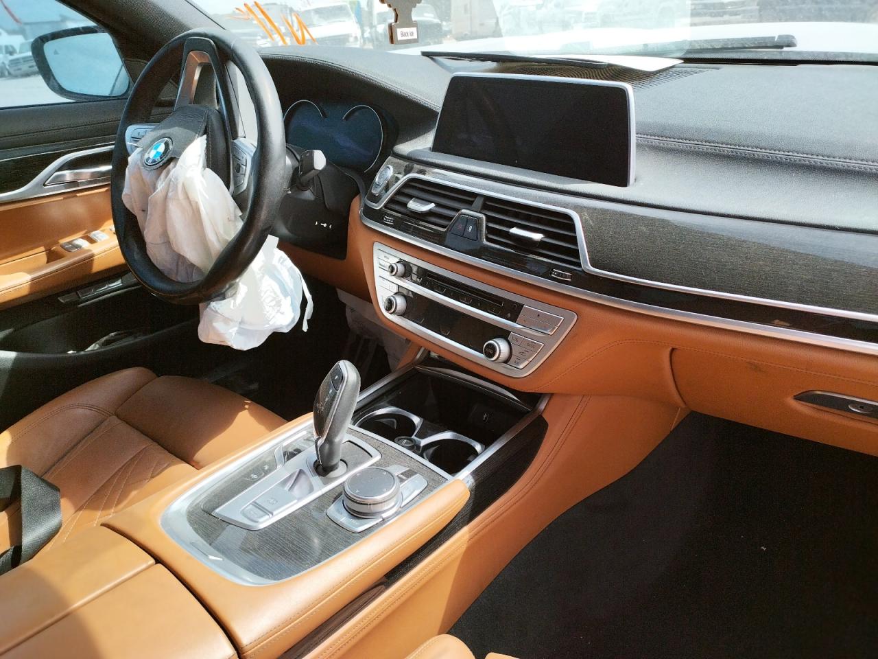 Photo 9 from auction – 2018 BMW 750 I with VIN WBA7F0C52JGM23611