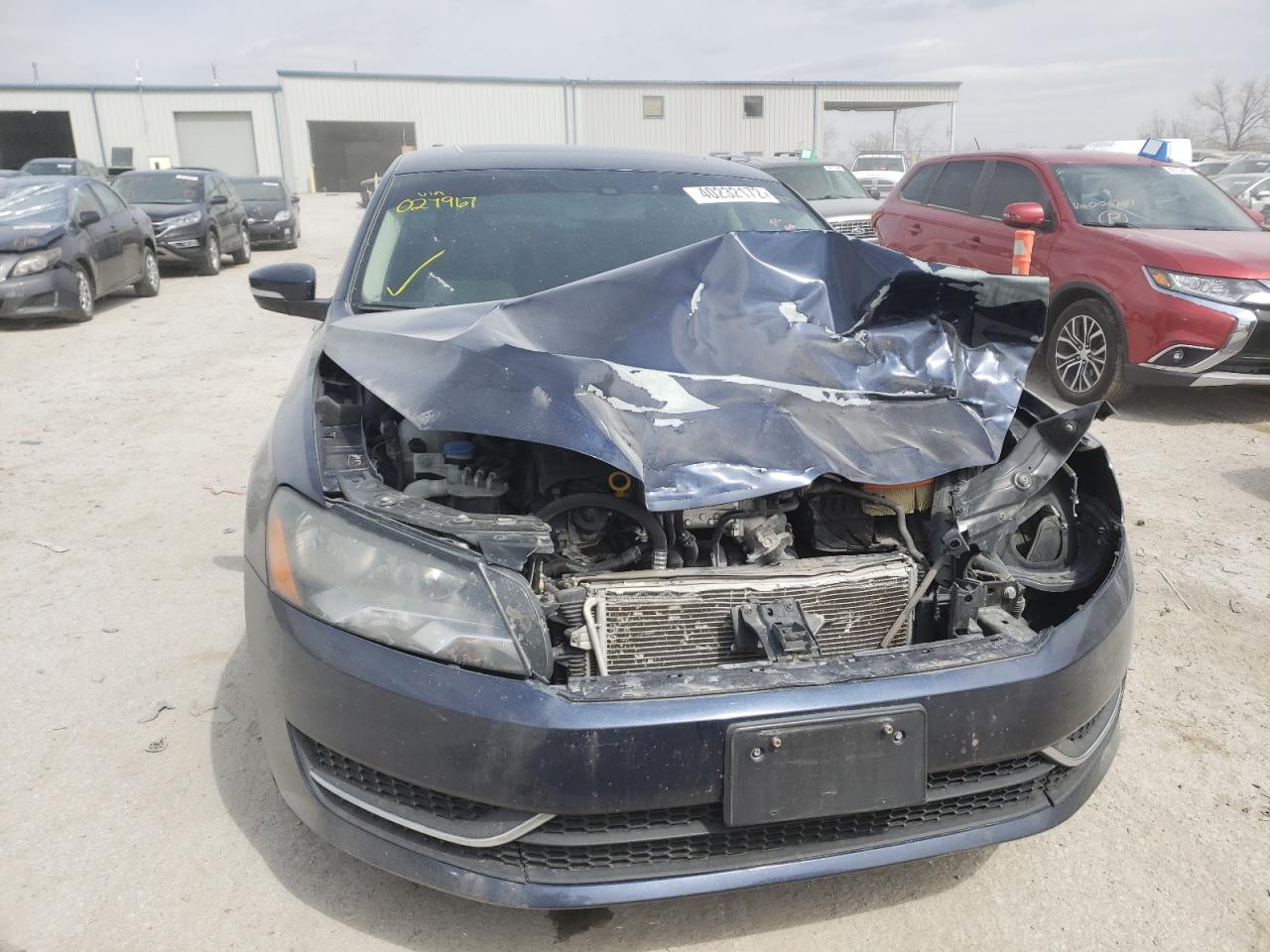 Photo 9 from auction – 2015 VOLKSWAGEN PASSAT SE with VIN 1VWBV7A33FC027967