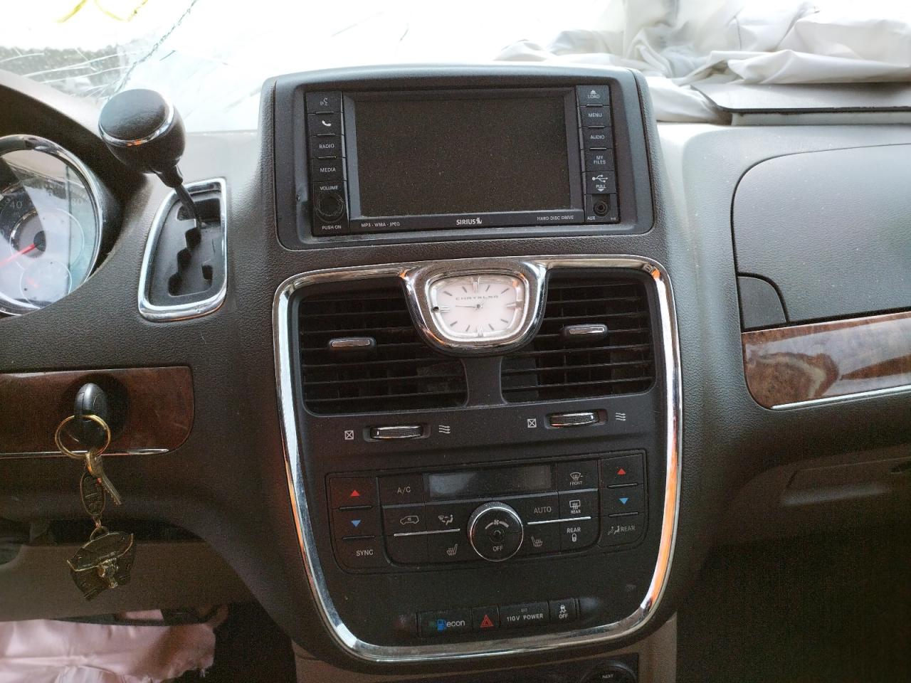 Photo 9 from auction – 2011 CHRYSLER TOWN & COU with VIN 2A4RR8DG4BR704160