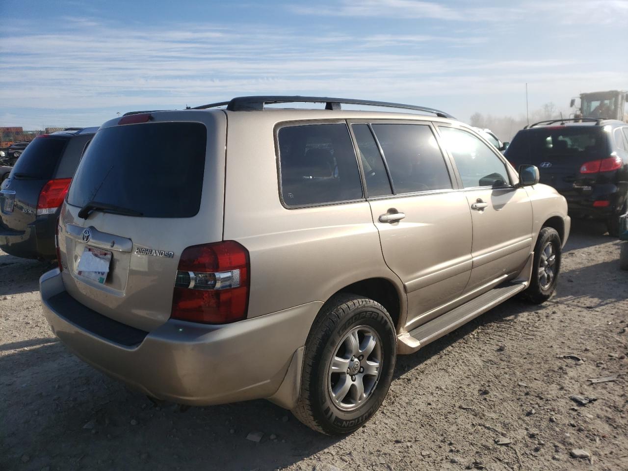 Photo 4 from auction – 2005 TOYOTA HIGHLANDER with VIN JTEEP21AX50069172