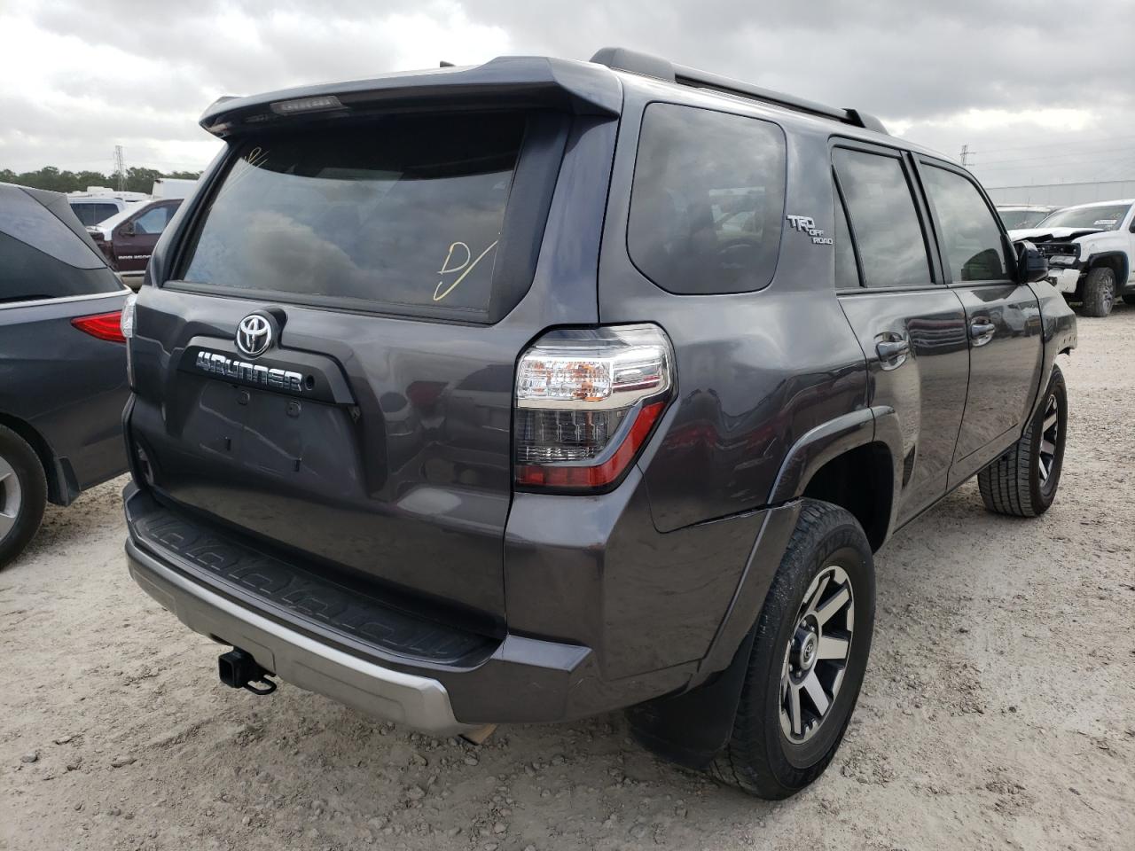 Photo 4 from auction – 2019 TOYOTA 4RUNNER SR with VIN JTEBU5JR1K5652263