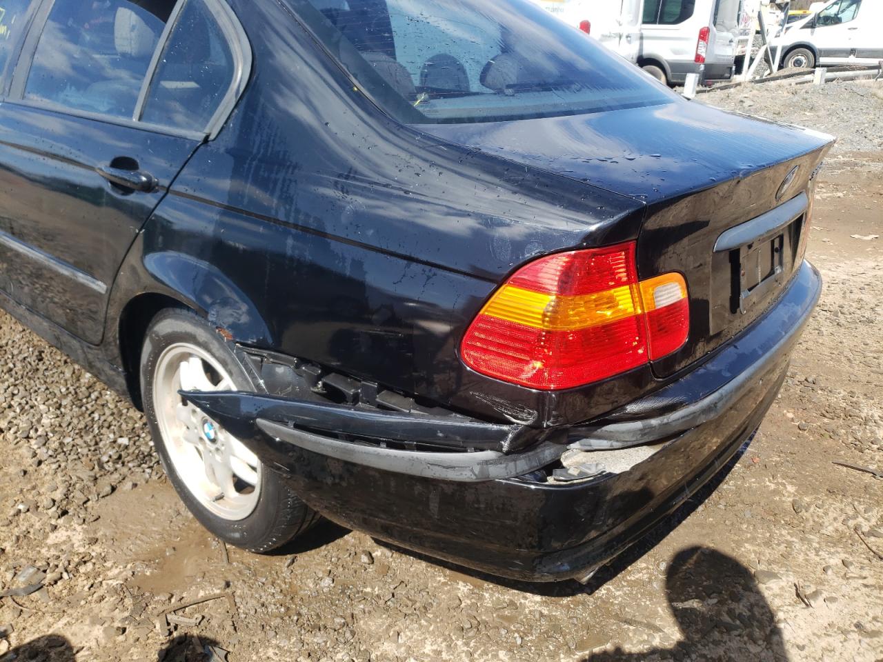 Photo 9 from auction – 2002 BMW 325 XI with VIN WBAEU334X2PF69331