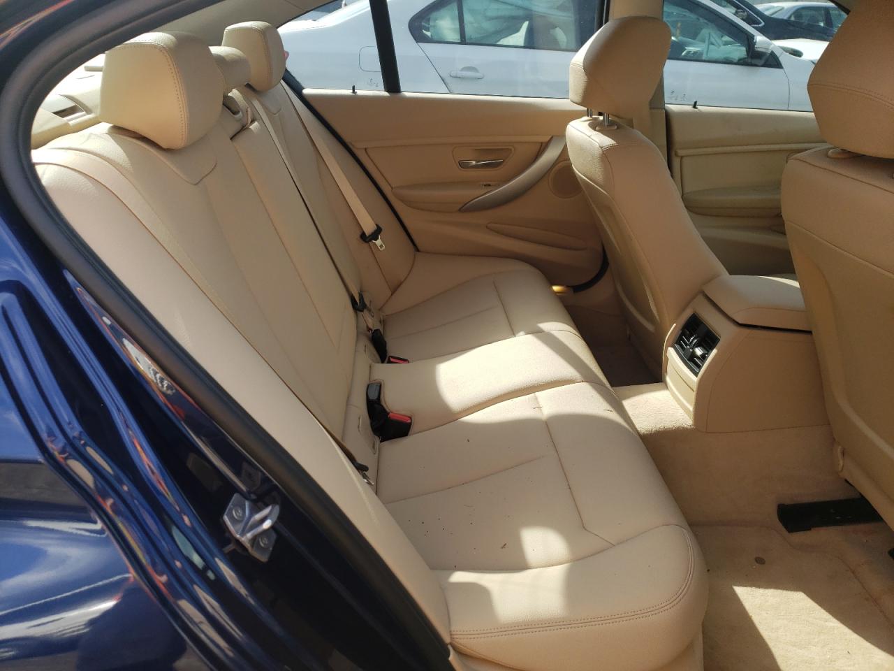 Photo 6 from auction – 2016 BMW 320 XI with VIN WBA8A3C58GK690004