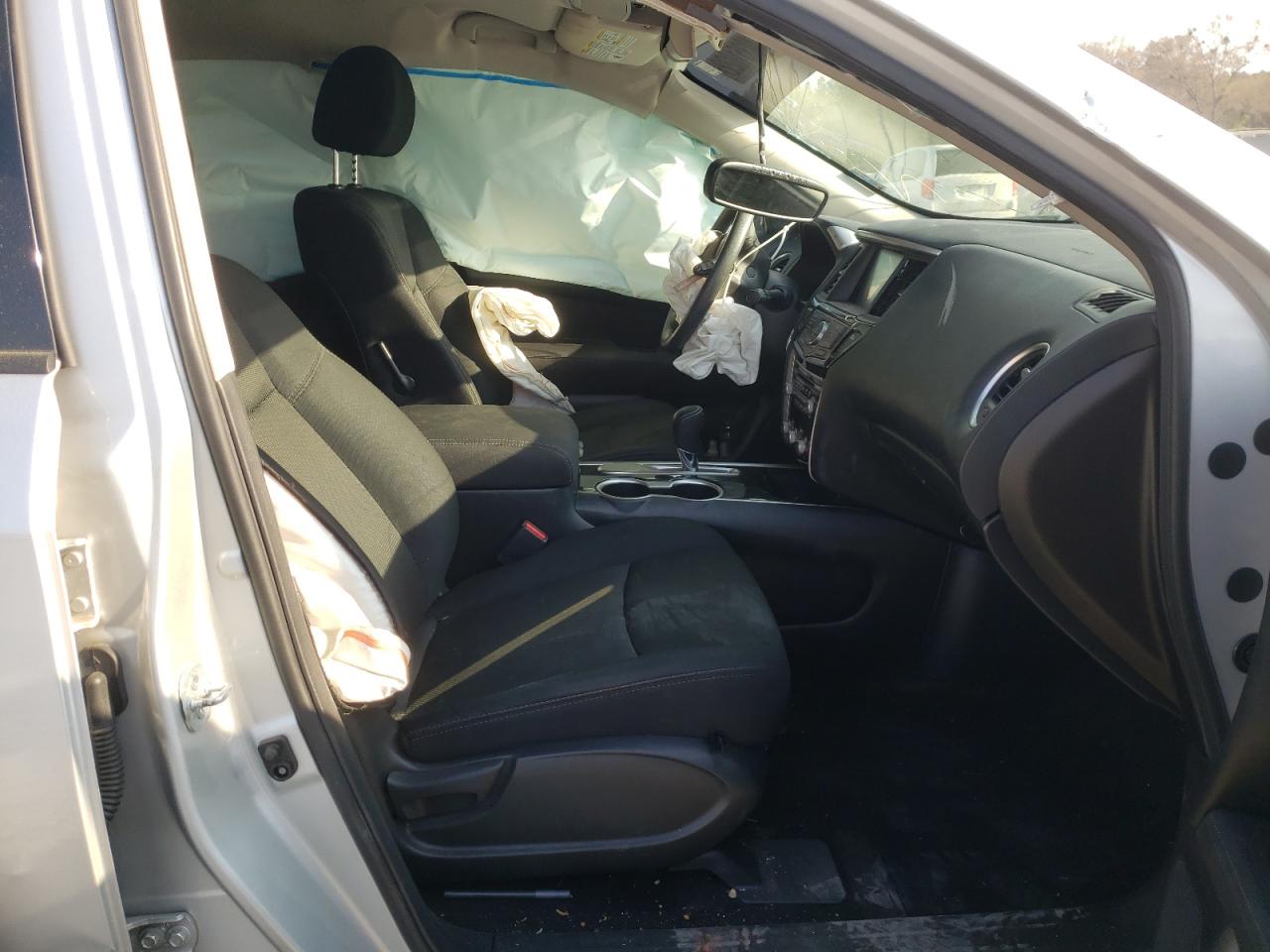 Photo 5 from auction – 2017 NISSAN PATHFINDER with VIN 5N1DR2MNXHC626122