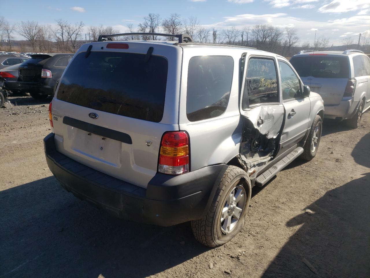 Photo 4 from auction – 2005 FORD ESCAPE XLT with VIN 1FMYU93145KC94431