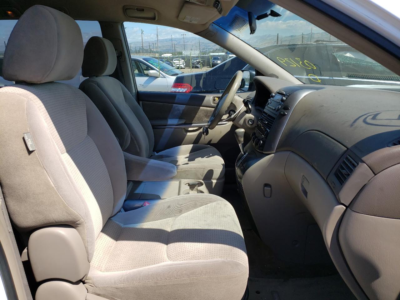 Photo 5 from auction – 2010 TOYOTA SIENNA CE with VIN 5TDKK4CC8AS319287