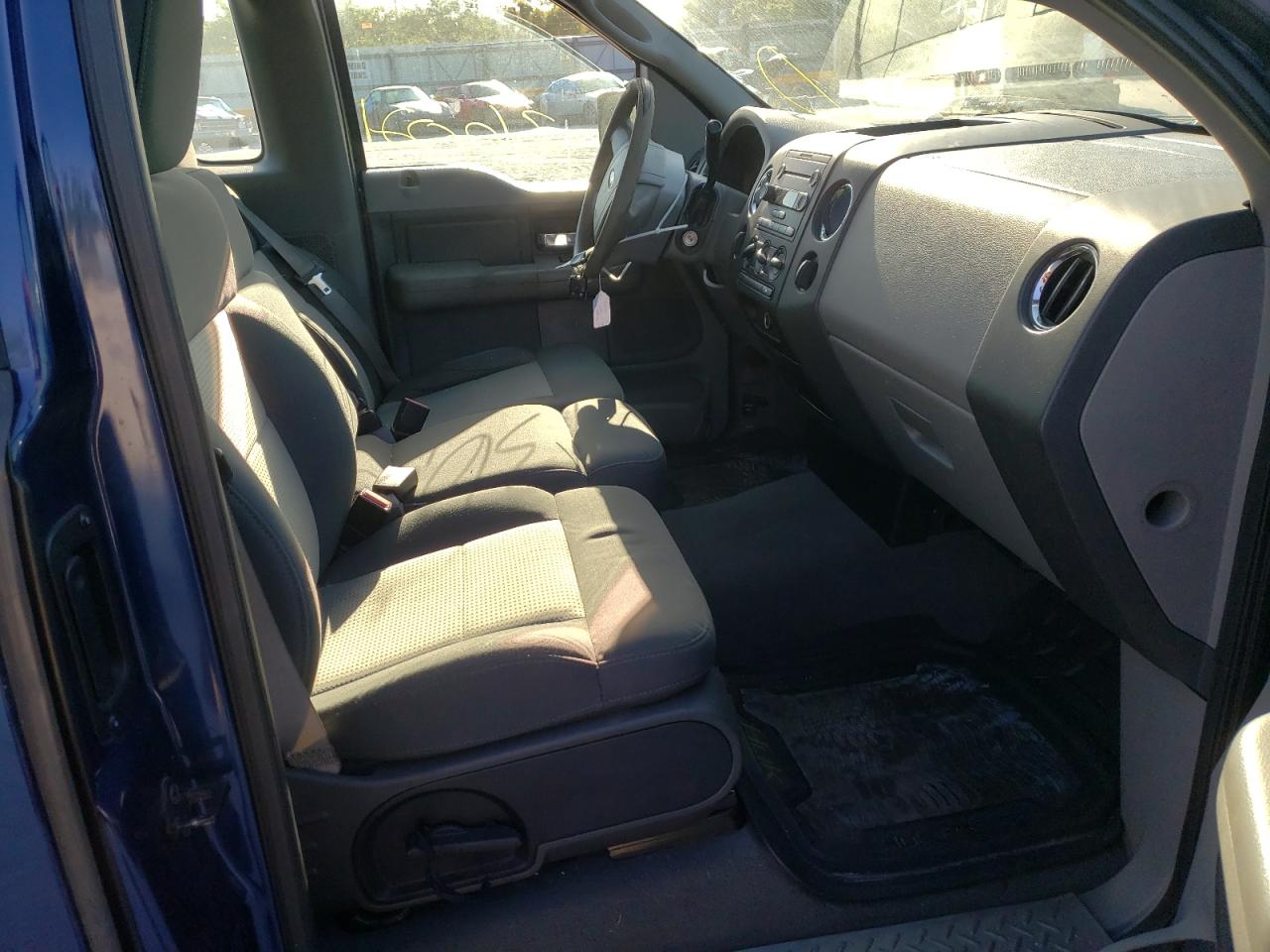 Photo 5 from auction – 2008 FORD F150 with VIN 1FTRF14W28KE17064