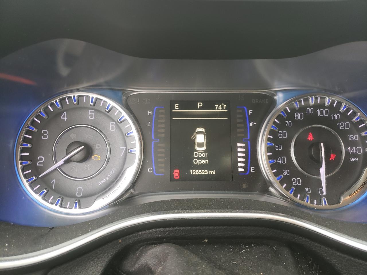 Photo 8 from auction – 2016 CHRYSLER 200 LIMITE with VIN 1C3CCCAB5GN129214