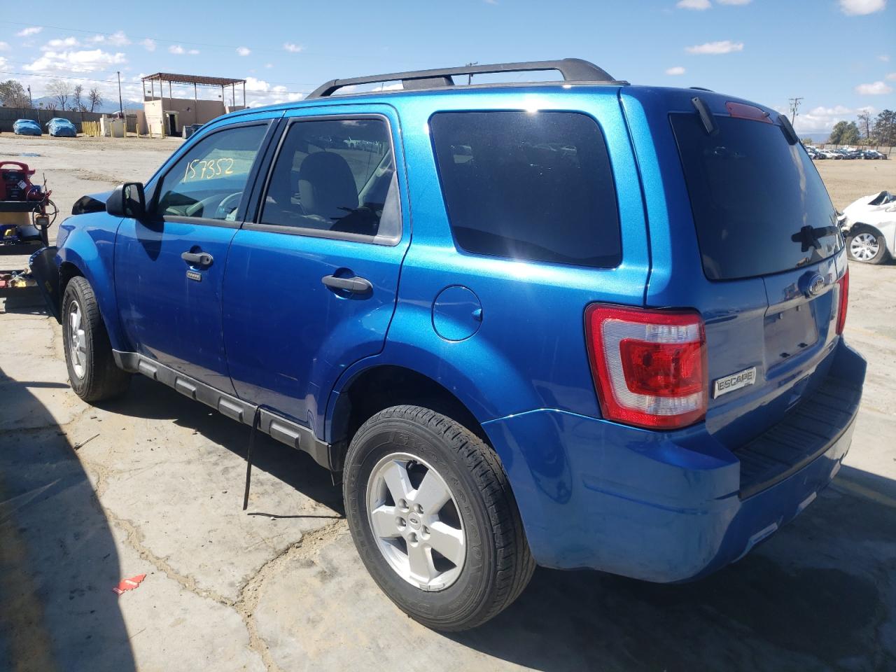 Photo 3 from auction – 2011 FORD ESCAPE XLT with VIN 1FMCU0D75BKA52946