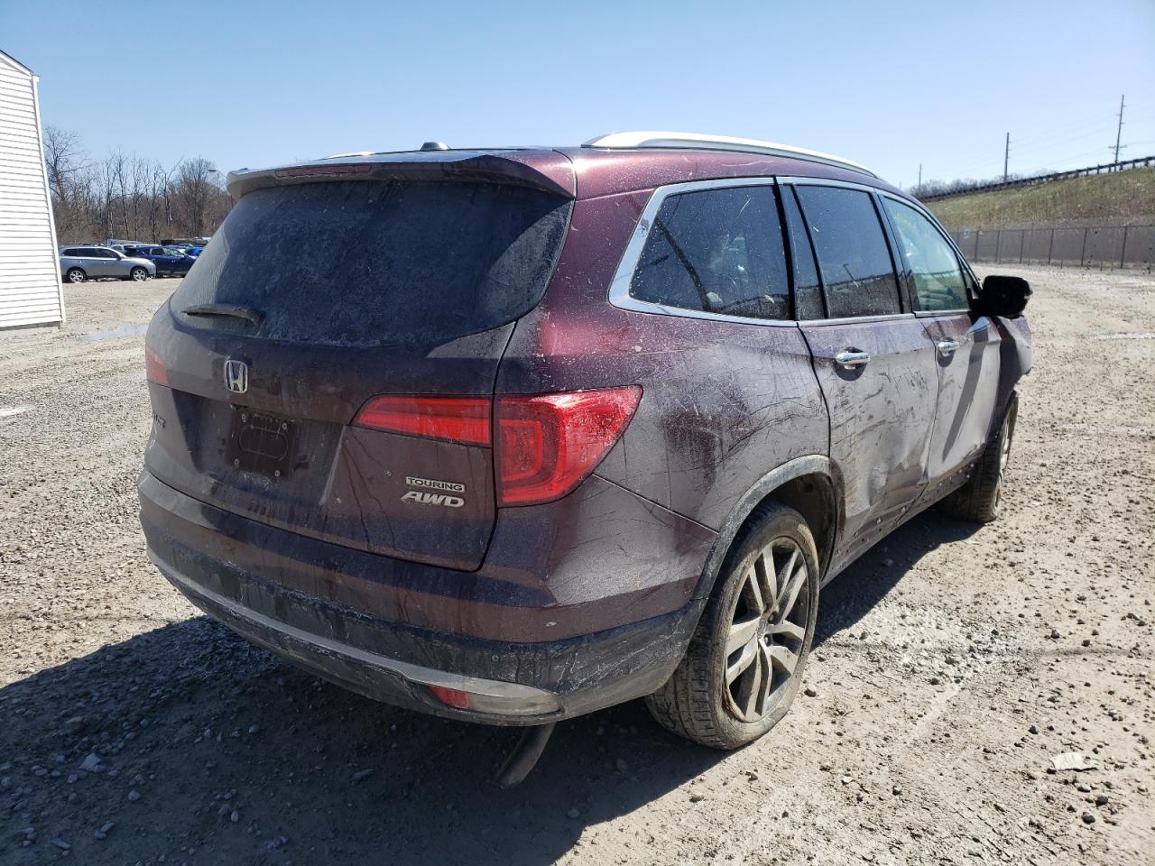 Photo 4 from auction – 2016 HONDA PILOT TOUR with VIN 5FNYF6H91GB021331