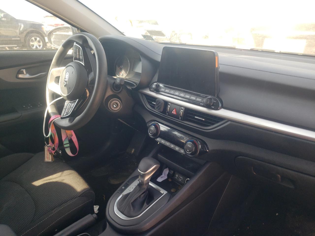 Photo 9 from auction – 2019 KIA FORTE FE with VIN 3KPF24AD4KE103669