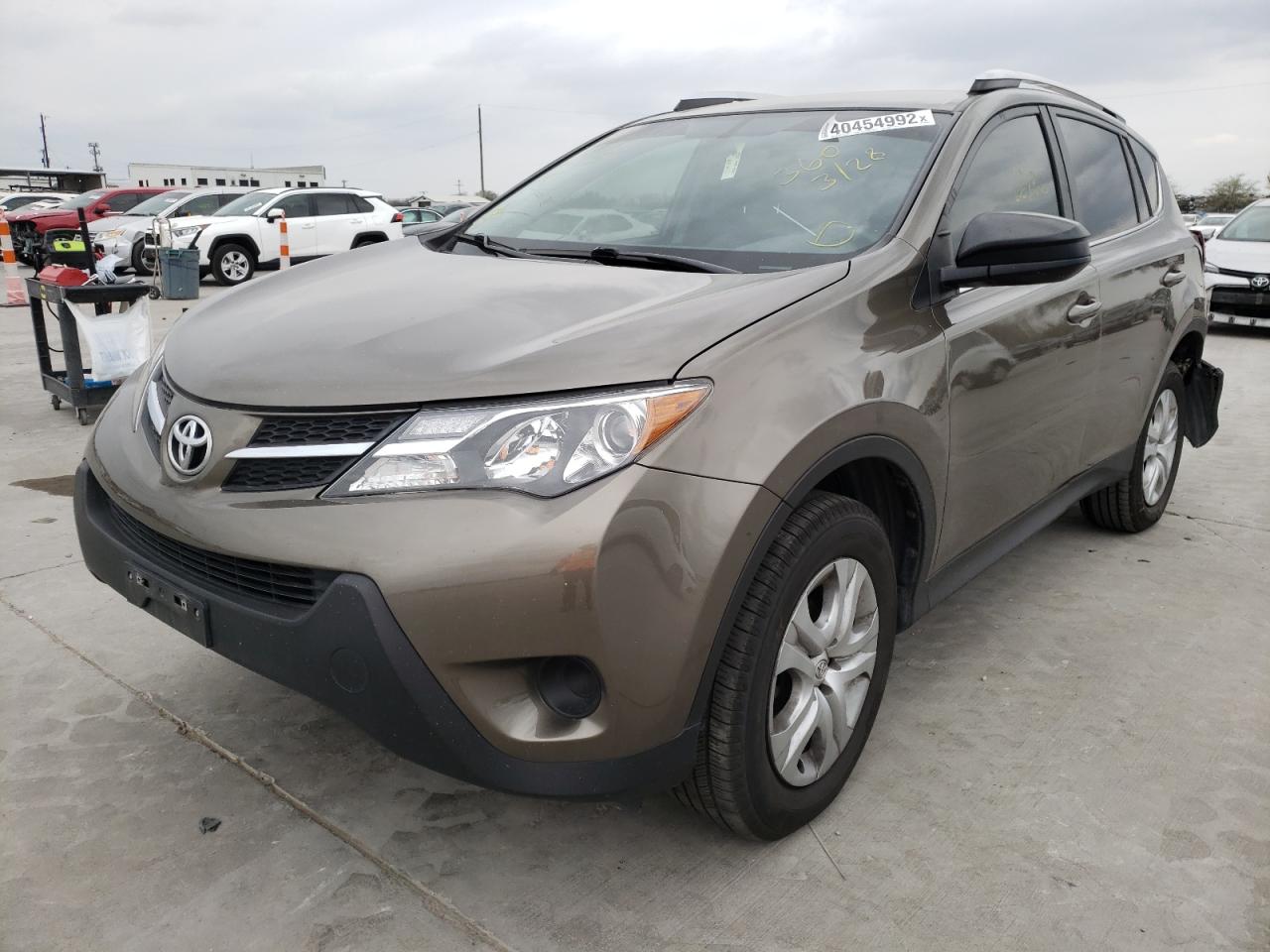 Photo 2 from auction – 2015 TOYOTA RAV4 LE with VIN JTMZFREV3FD048222