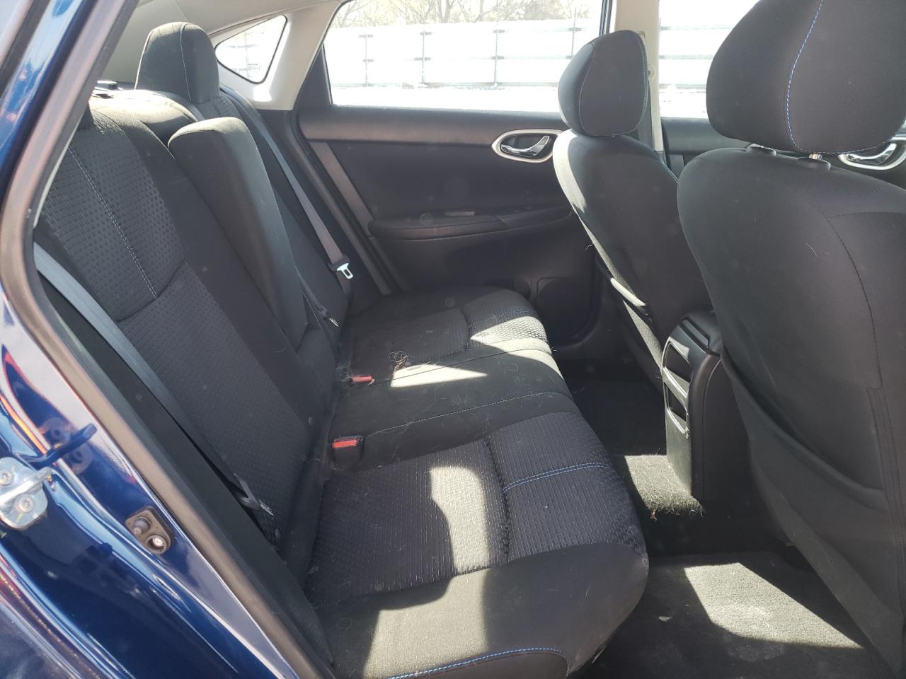 Photo 6 from auction – 2016 NISSAN SENTRA S with VIN 3N1AB7AP2GY270630