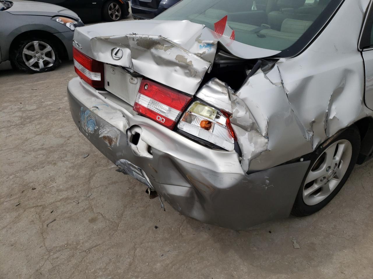 Zdjęcie 9 z aukcji – 2001 LEXUS ES 300 z VIN JT8BF28G510321942