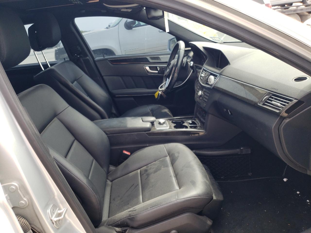 Photo 5 from auction – 2013 MERCEDES-BENZ E 350 with VIN WDDHF5KB7DA741930
