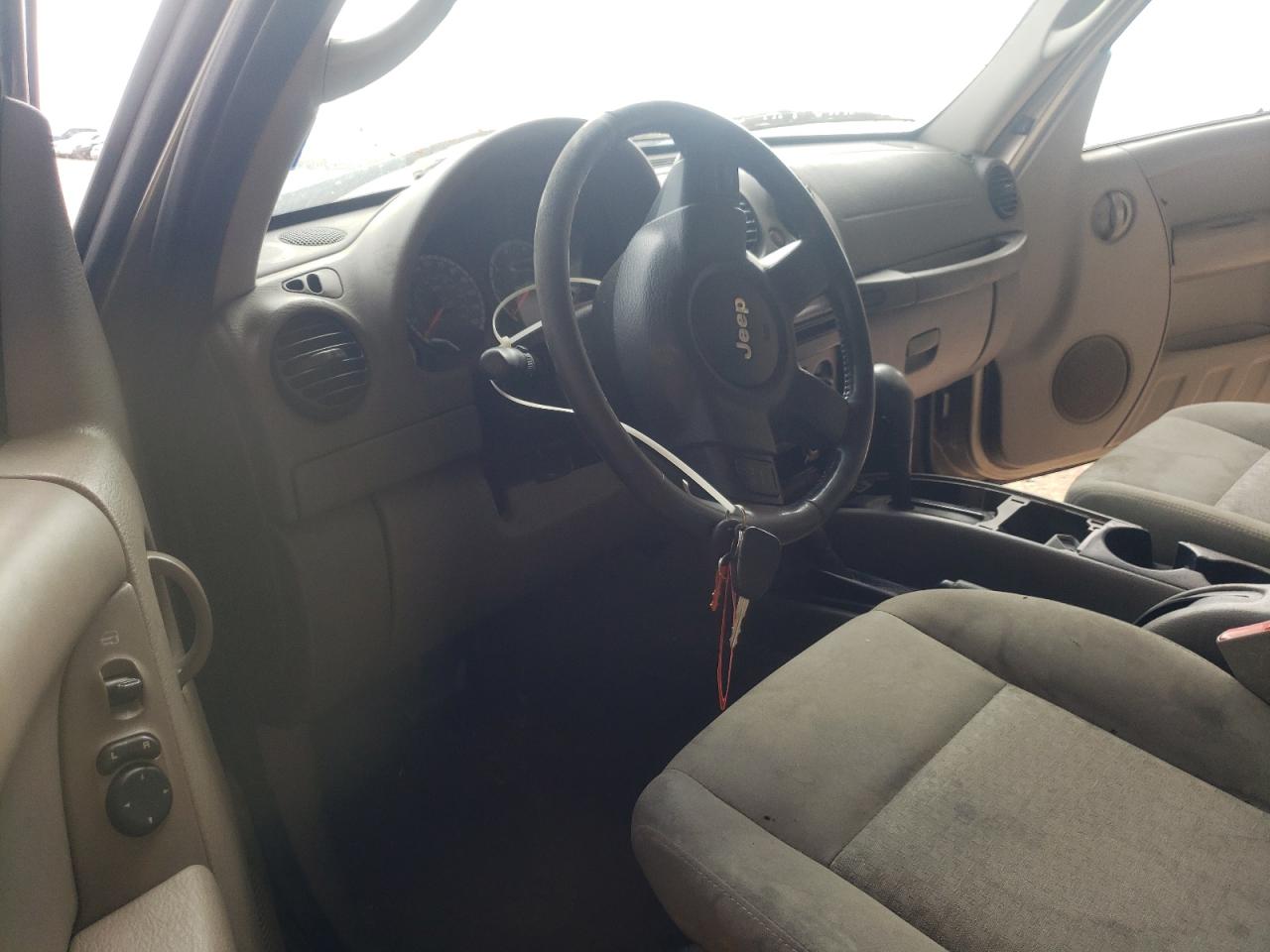 Photo 9 from auction – 2006 JEEP LIBERTY SP with VIN 1J4GL48K26W117002