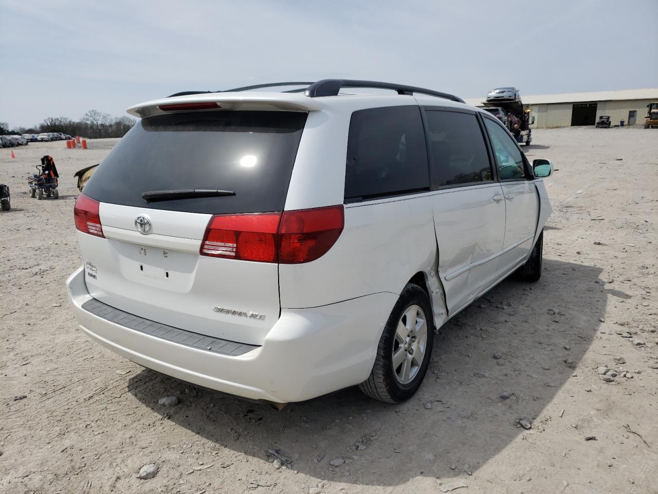 Photo 4 from auction – 2004 TOYOTA SIENNA XLE with VIN 5TDZA22C84S189331