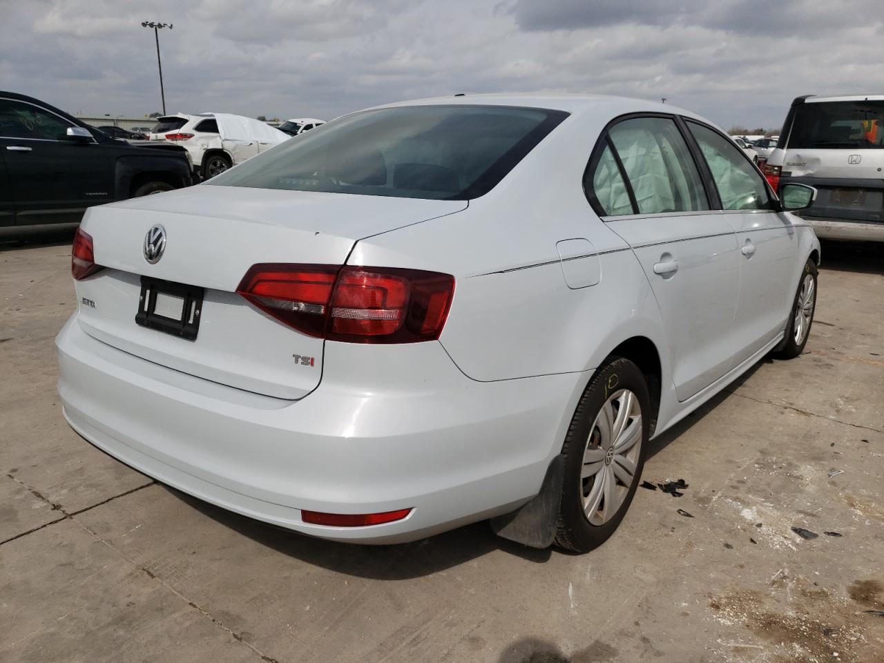 Photo 4 from auction – 2017 VOLKSWAGEN JETTA S with VIN 3VW2B7AJ7HM407192