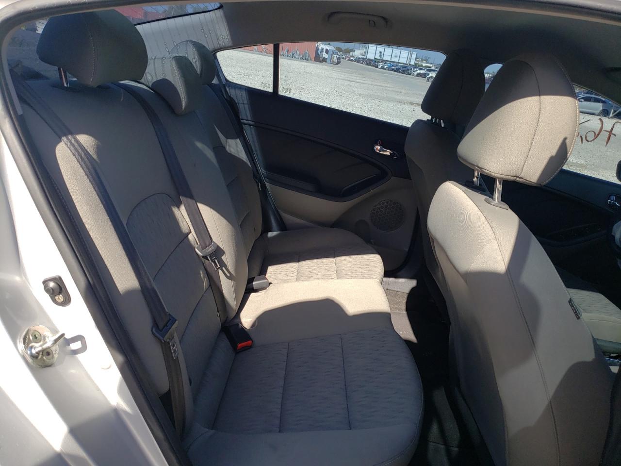 Photo 6 from auction – 2015 KIA FORTE LX with VIN KNAFK4A67F5431281