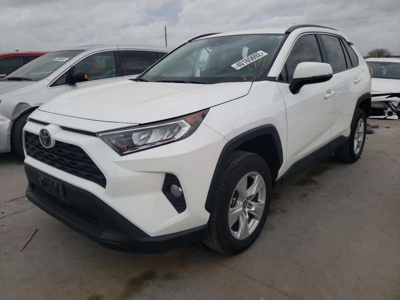 Photo 2 from auction – 2021 TOYOTA RAV4 XLE with VIN 2T3W1RFV7MC143979