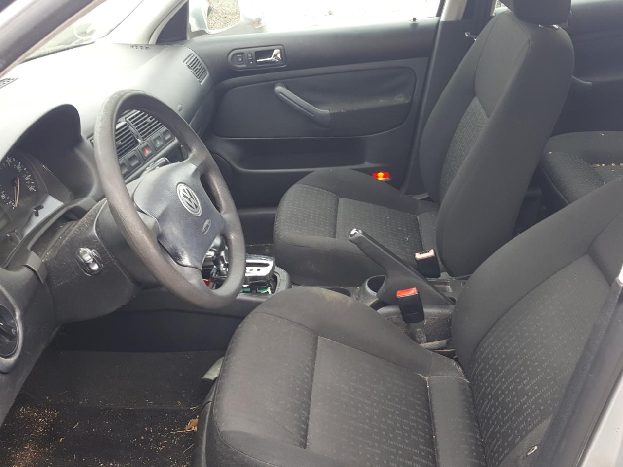 Photo 5 from auction – 2006 VOLKSWAGEN GOLF with VIN 9BWFL61JX64000784