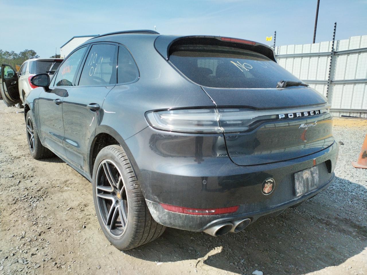 Photo 3 from auction – 2021 PORSCHE MACAN S with VIN WP1AB2A54MLB30578
