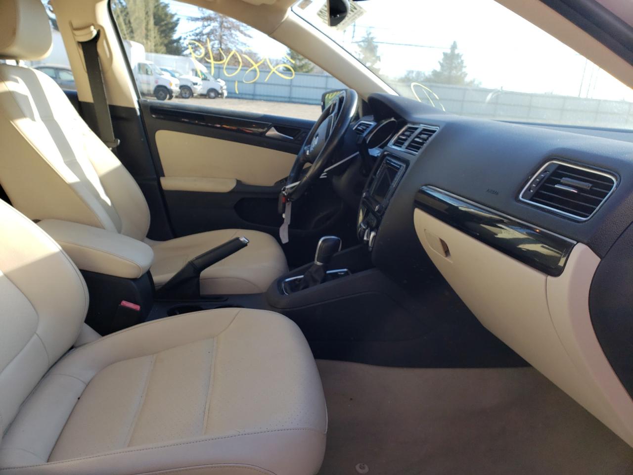 Photo 5 from auction – 2016 VOLKSWAGEN JETTA SEL with VIN 3VWL17AJ0GM299391