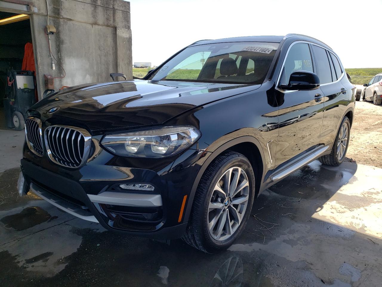 Photo 2 from auction – 2019 BMW X3 SDRIVE3 with VIN 5UXTR7C5XKLE97287