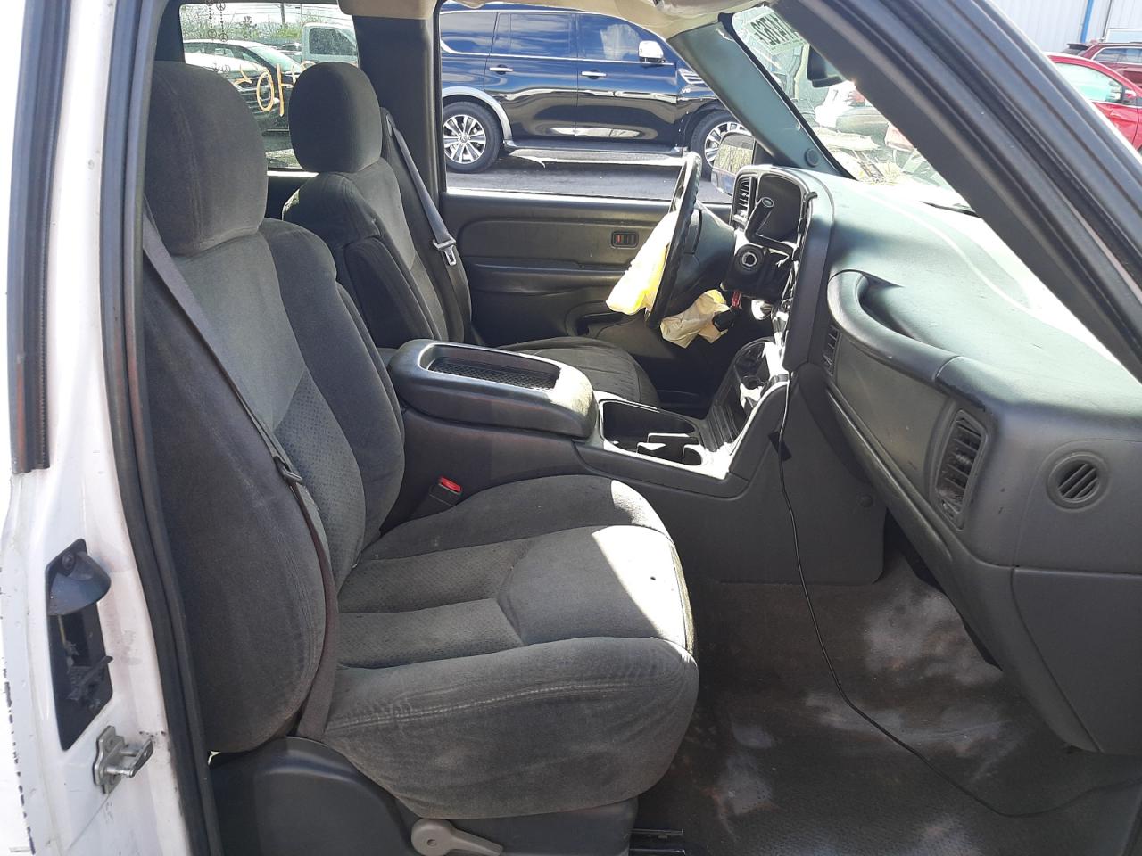 Photo 5 from auction – 2004 CHEVROLET SILVERADO with VIN 2GCEC19V241317919