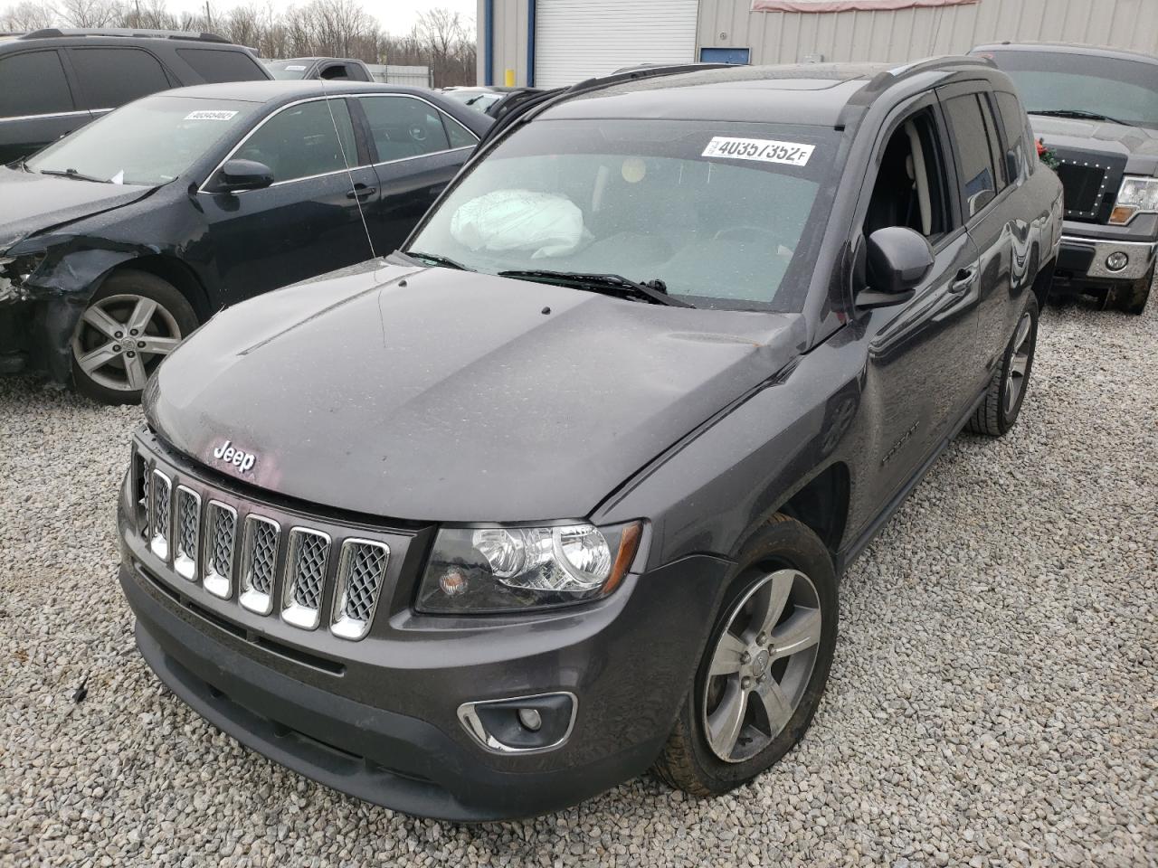 Photo 2 from auction – 2016 JEEP COMPASS LA with VIN 1C4NJCEA1GD760947